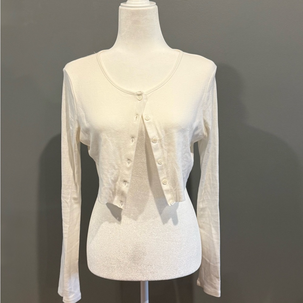 *PRE-OWNED* Wild Fable Size M Cropped Button Front Cardigan